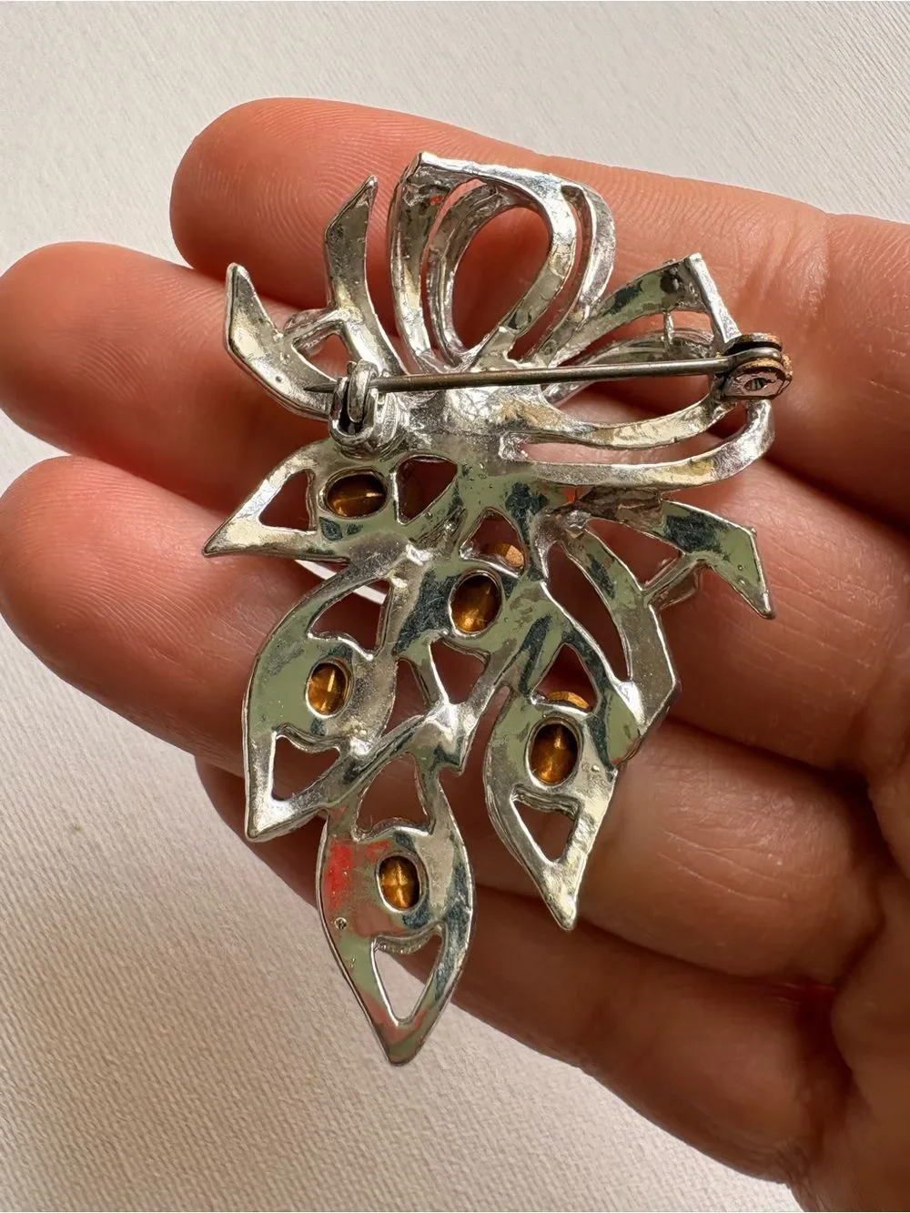 Vintage Silver Floral Crystal Brooch Pin Retro Rhinestone Statement Jewelry
